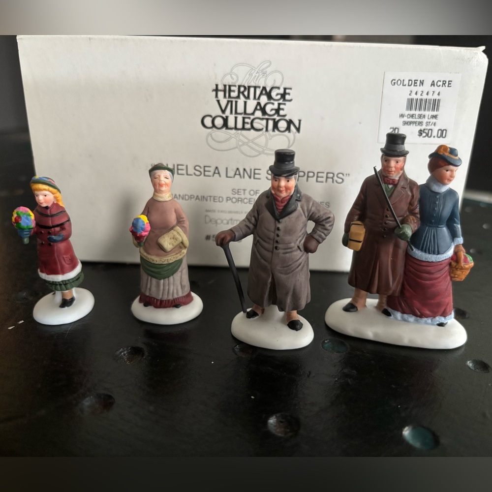 Department 56 Heritage Village Collection Chelsea Lane Shoppers Set